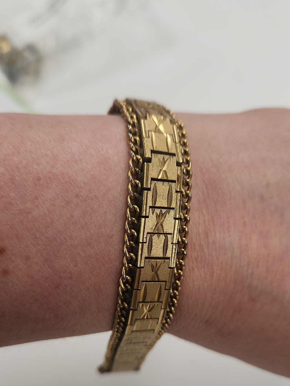 Vintage Gold-Tone Geometric Panel Bracelet 1970s–80s Non Magnet Reactive